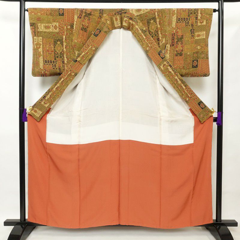 小紋 美品 縮緬 しつけ糸付き 正絹 幾何学柄・抽象柄 袷仕立て 黄・黄土色_画像3