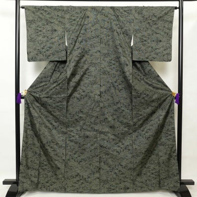 紬 正絹 木の葉・植物柄 袷仕立て 緑・うぐいす色 身丈167cm 裄丈65.5cm