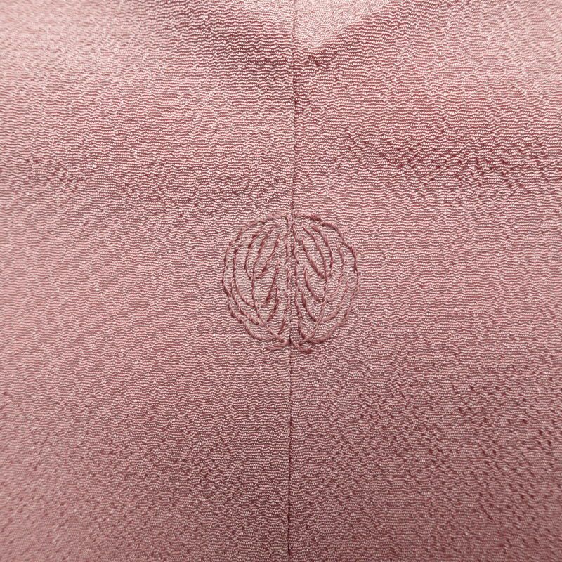 色無地 一つ紋付き 縮緬 しつけ糸付き 混紡 無地 袷仕立て ピンク_画像29