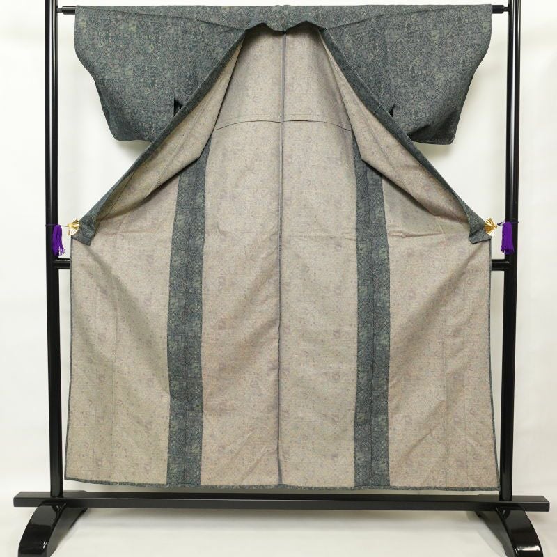 単衣 紬 良品 正絹 背伏せ付き 幾何学柄・抽象柄 単衣 緑・うぐいす色_画像3