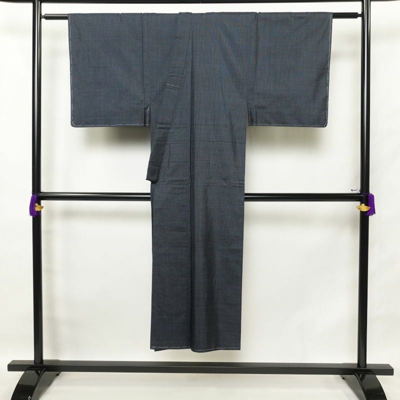 男性用 大島紬 着物 美品 証紙あり しつけ糸付き 正絹 亀甲柄 袷仕立て 青・紺_画像2