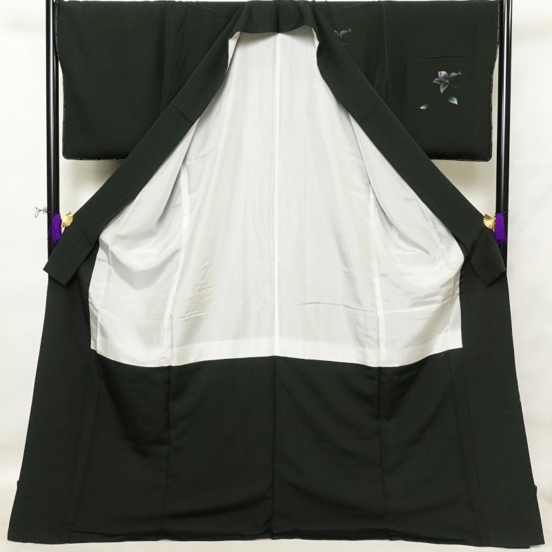 付け下げ 美品 しつけ糸付き 縮緬 共八掛 正絹 箔 金彩 花柄 袷仕立て 大きいサイズ 緑・うぐいす色_画像3