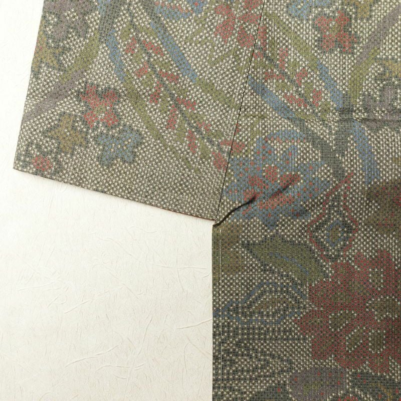 紬 美品 しつけ糸付き 正絹 幾何学柄・抽象柄 袷仕立て 緑・うぐいす色_画像13