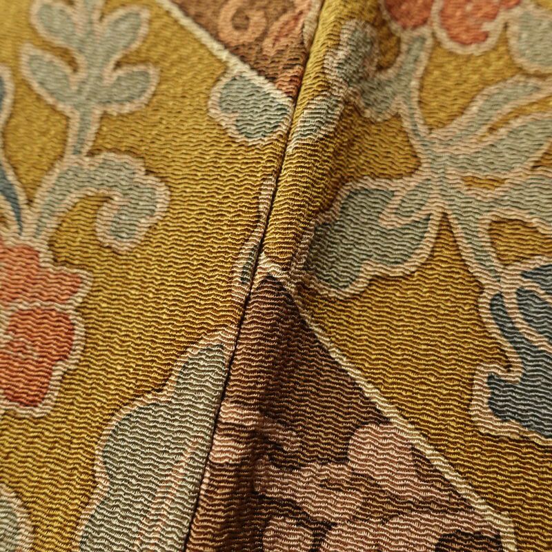 小紋 良品 しつけ糸付き 縮緬 正絹 幾何学柄・抽象柄 袷仕立て 茶_画像9