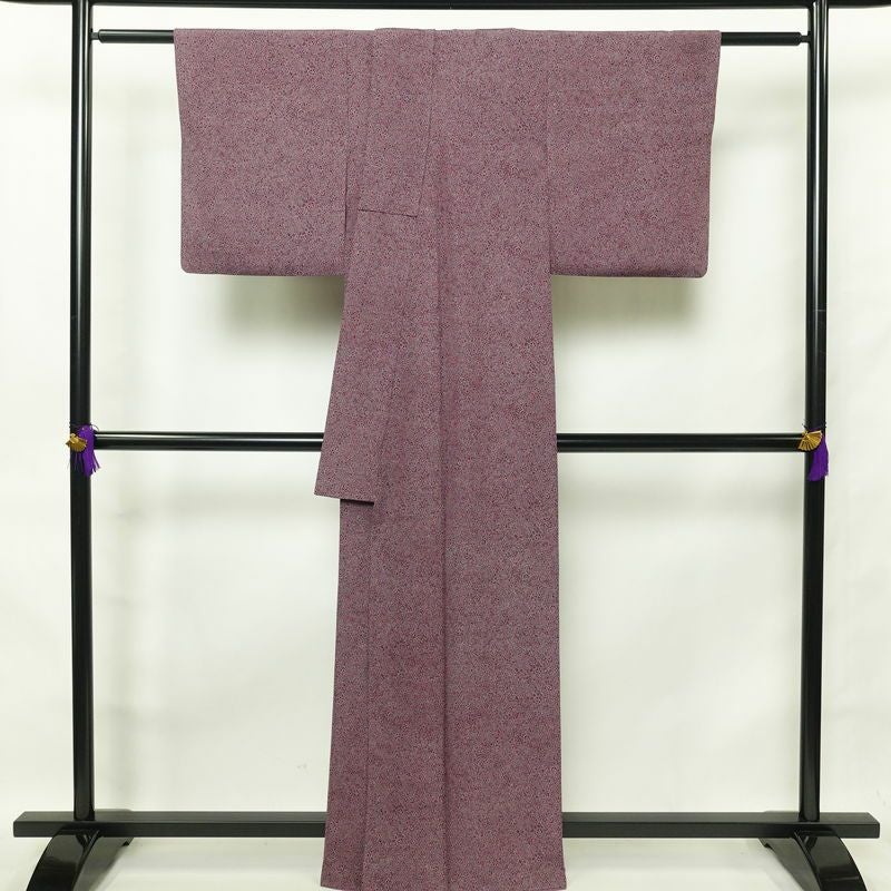 江戸小紋 良品 黒岩秀硯 落款入り 小紋 身丈162.5cm 裄丈63.5cm 縮緬 着物 正絹 古典柄 袷仕立て 紫・藤色_画像2