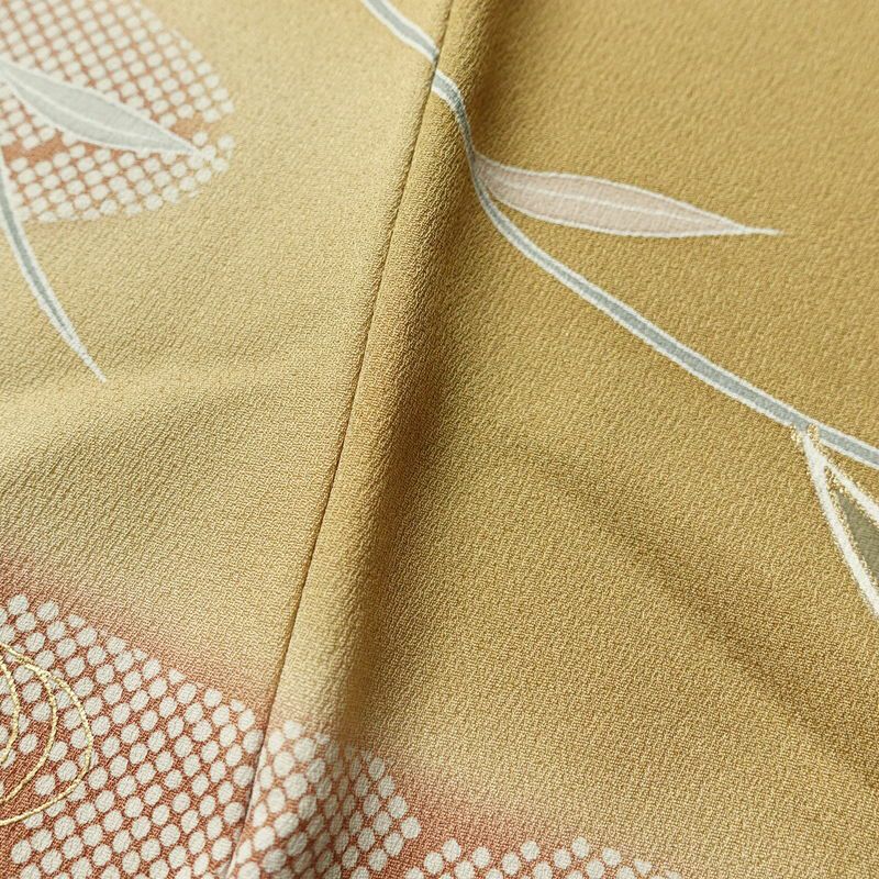 付け下げ 一つ紋付き 金彩 正絹 附下 身丈157cm 裄丈63cm 古典柄 袷仕立て 茶_画像11