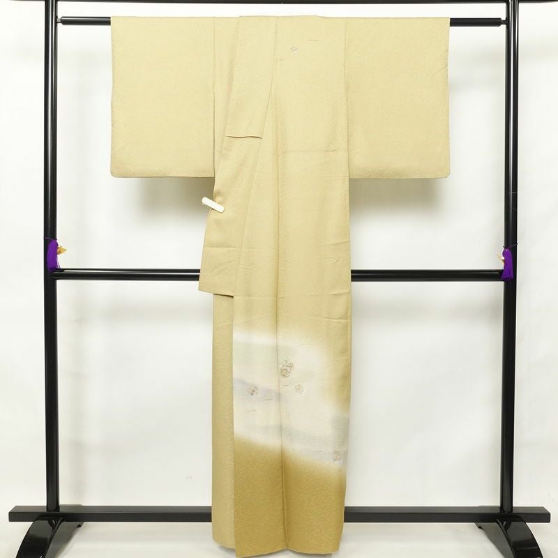 付け下げ 良品 正絹 刺繍 花柄 附下 身丈159cm 裄丈62.5cm 袷仕立て 黄・黄土色_画像2