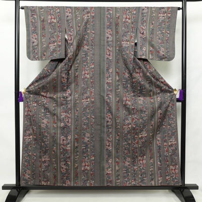 小紋 良品 紬生地 正絹 紬地 古典柄 身丈158cm 裄丈65cm 袷仕立て 緑・うぐいす色