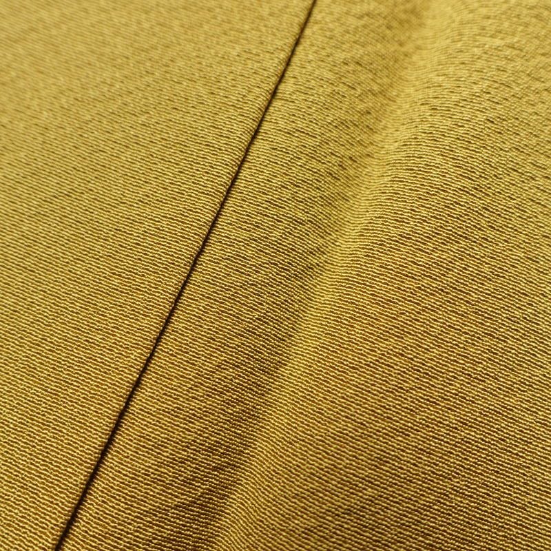 色無地 良品 一つ紋付き 縮緬 正絹 共八掛 身丈165cm 裄丈67cm 無地 袷仕立て 黄・黄土色_画像7