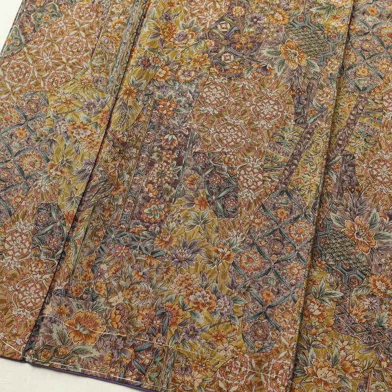 小紋 美品 しつけ糸付き 縮緬 正絹 幾何学柄・抽象柄 身丈160cm 裄丈67.5cm 袷仕立て 多色使い_画像4