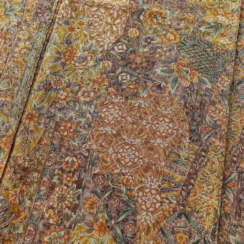 小紋 美品 しつけ糸付き 縮緬 正絹 幾何学柄・抽象柄 身丈160cm 裄丈67.5cm 袷仕立て 多色使い_画像6