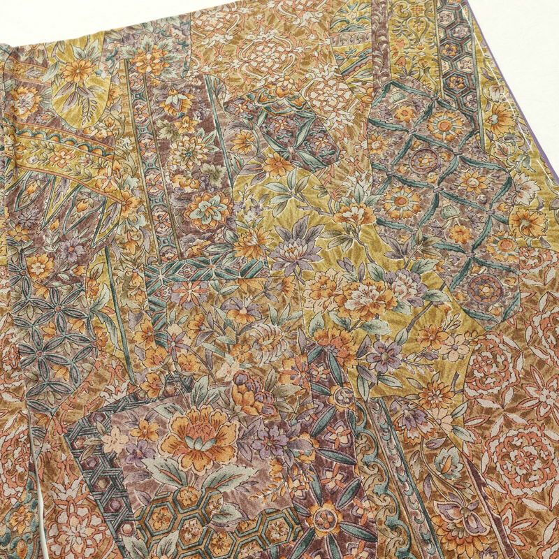 小紋 美品 しつけ糸付き 縮緬 正絹 幾何学柄・抽象柄 身丈160cm 裄丈67.5cm 袷仕立て 多色使い_画像14