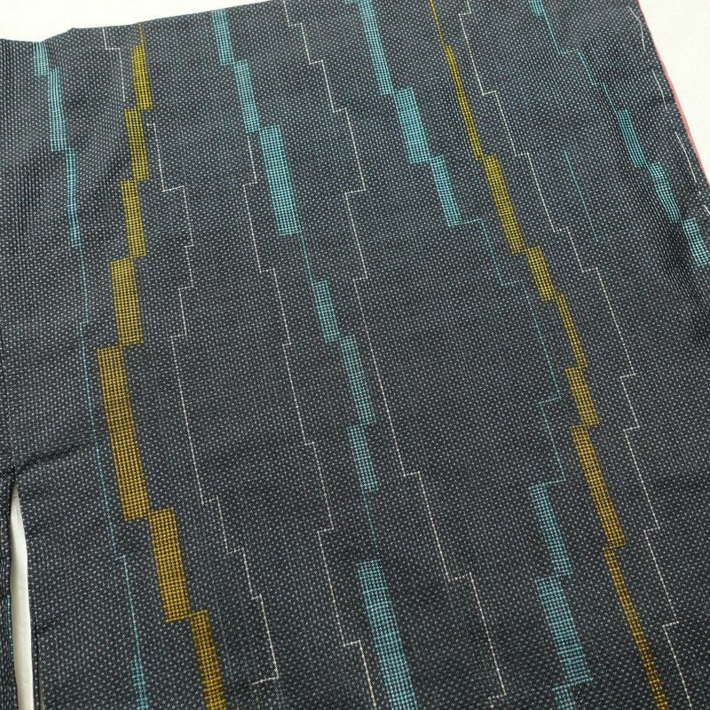 大島紬 良品 証紙あり しつけ糸付き 正絹 身丈154.5cm 裄丈63cm 縞柄・線柄 幾何学柄・抽象柄 袷仕立て 青・紺_画像14