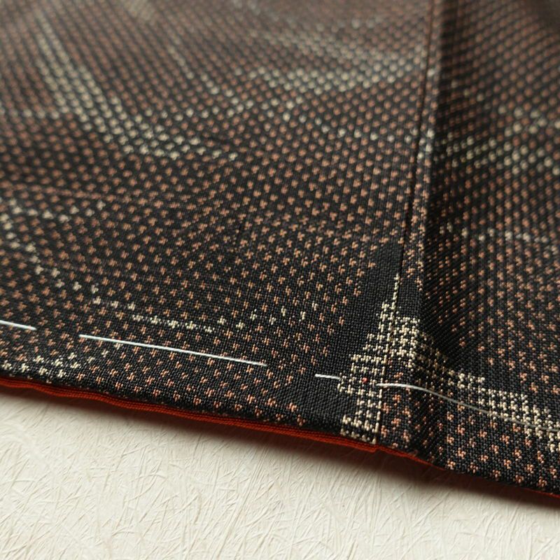 紬 良品 しつけ糸付き 紬着物 正絹 木の葉・植物柄 身丈155cm 裄丈63cm 袷仕立て 茶_画像11