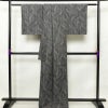 紬 美品 しつけ糸付き 正絹 木の葉・植物柄 身丈164.5cm 裄丈66.5cm 袷仕立て グレー_画像2
