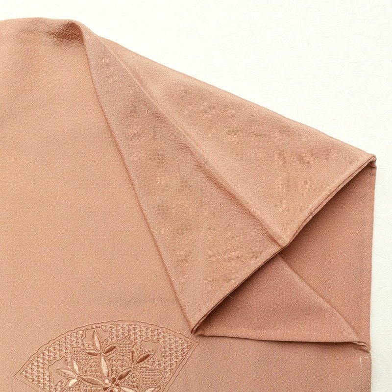 付け下げ 良品 スワトウ刺繍 しつけ糸付き 身丈152.5cm 裄丈63cm 縮緬 正絹 古典柄 袷仕立て ぼかし 小豆・エンジ_画像22