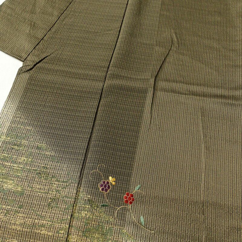 付け下げ 刺繍 正絹 木の葉・植物柄 袷仕立て 身丈153cm 裄丈65.5cm 金彩 緑・うぐいす色_画像5