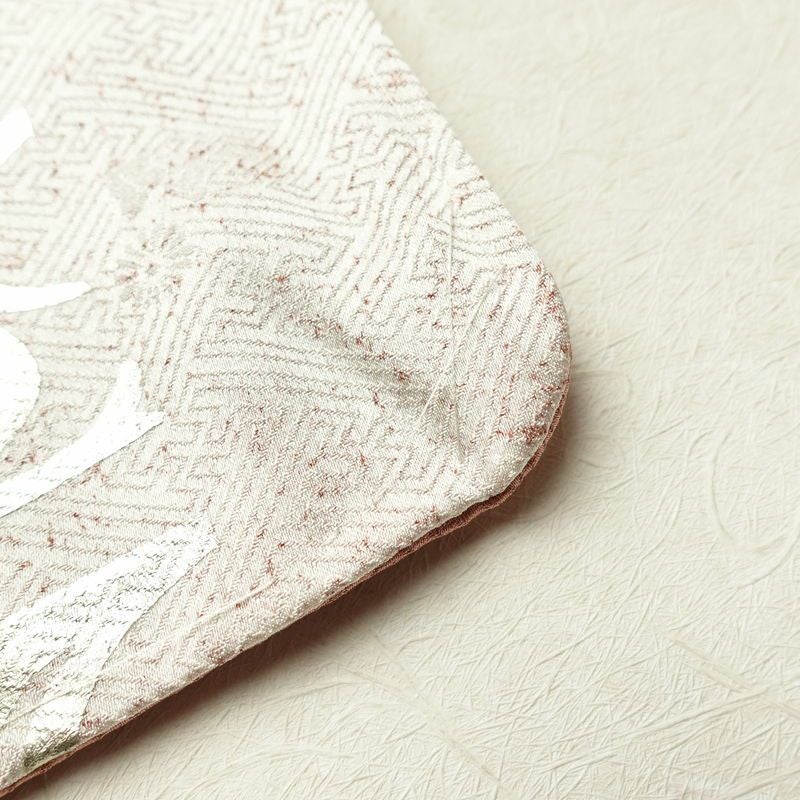 訪問着 良品 井藤正 しつけ糸付き 綸子 正絹 古典柄 袷仕立て 身丈153cm 裄丈65cm 金彩 箔 ピンク_画像14