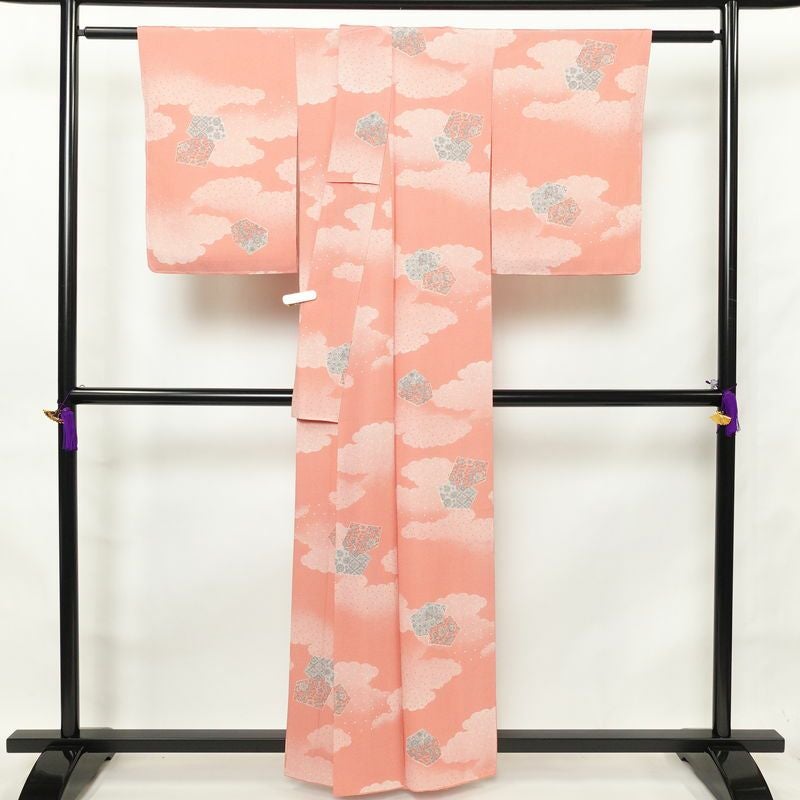小紋 美品 しつけ糸付き 縮緬 正絹 古典柄 袷仕立て 身丈159cm 裄丈64cm 着物 ピンク_画像2