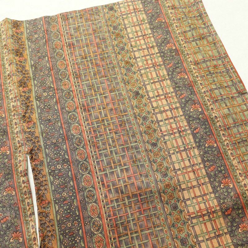 小紋 良品 しつけ糸付き 正絹 幾何学柄・抽象柄 袷仕立て 身丈159.5cm 裄丈63.5cm 着物 多色使い_画像9