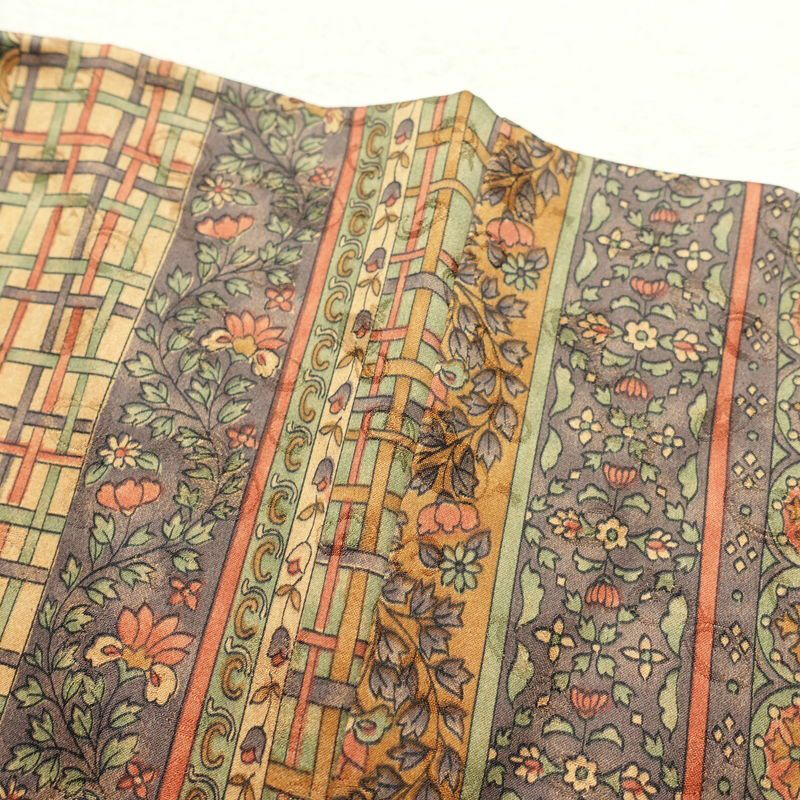 小紋 良品 しつけ糸付き 正絹 幾何学柄・抽象柄 袷仕立て 身丈159.5cm 裄丈63.5cm 着物 多色使い_画像12