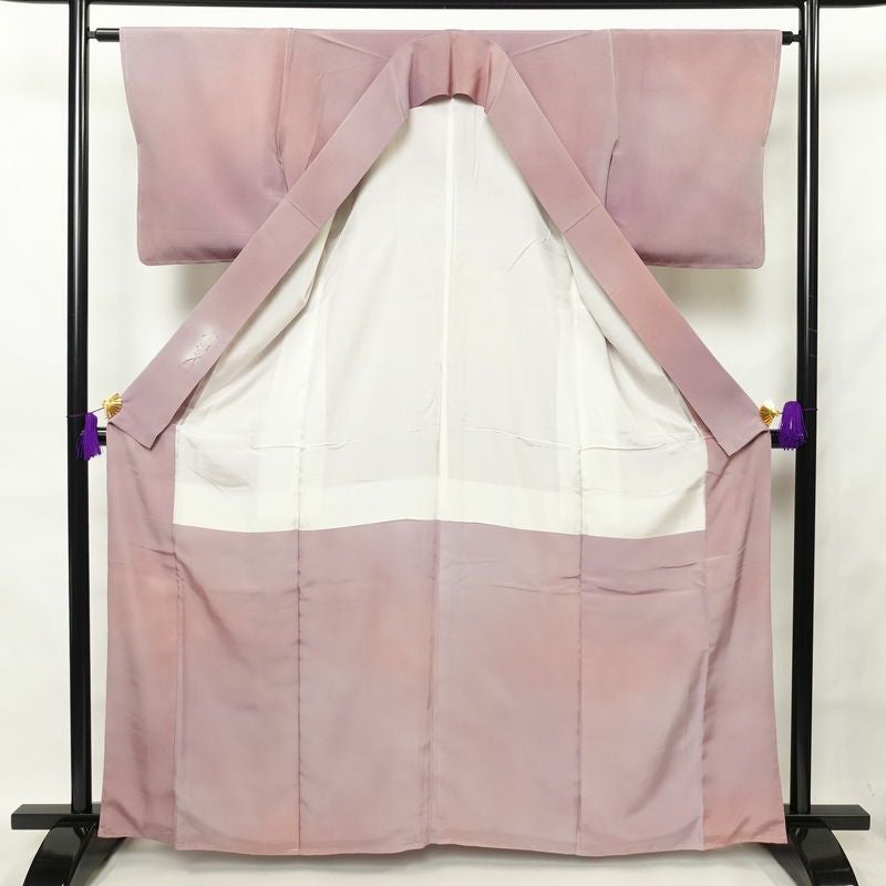 小紋 斉藤三才 落款入り しつけ糸付き 一つ紋付き 縮緬 正絹 その他の柄 袷仕立て 身丈163cm 裄丈63cm 紫・藤色_画像3