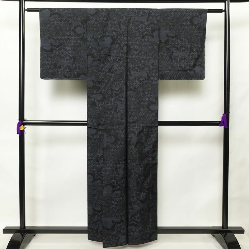 大島紬 本場大島 証紙あり 正絹 幾何学柄・抽象柄 袷仕立て 身丈158cm 裄丈63.5cm 着物 青・紺_画像2