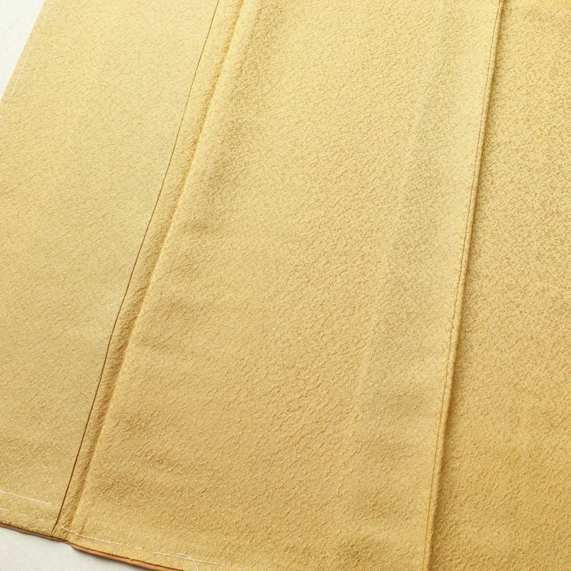 色無地 美品 しつけ糸付き 一つ紋付き 正絹 無地 袷仕立て 身丈156.5cm 裄丈66.5cm 着物 黄・黄土色_画像4