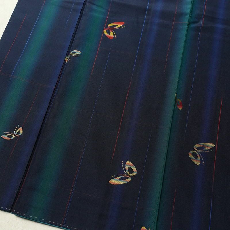 紬 美品 しつけ糸付き 正絹 蝶・昆虫柄 袷仕立て 身丈159cm 裄丈66.5cm 紬着物 青・紺_画像4