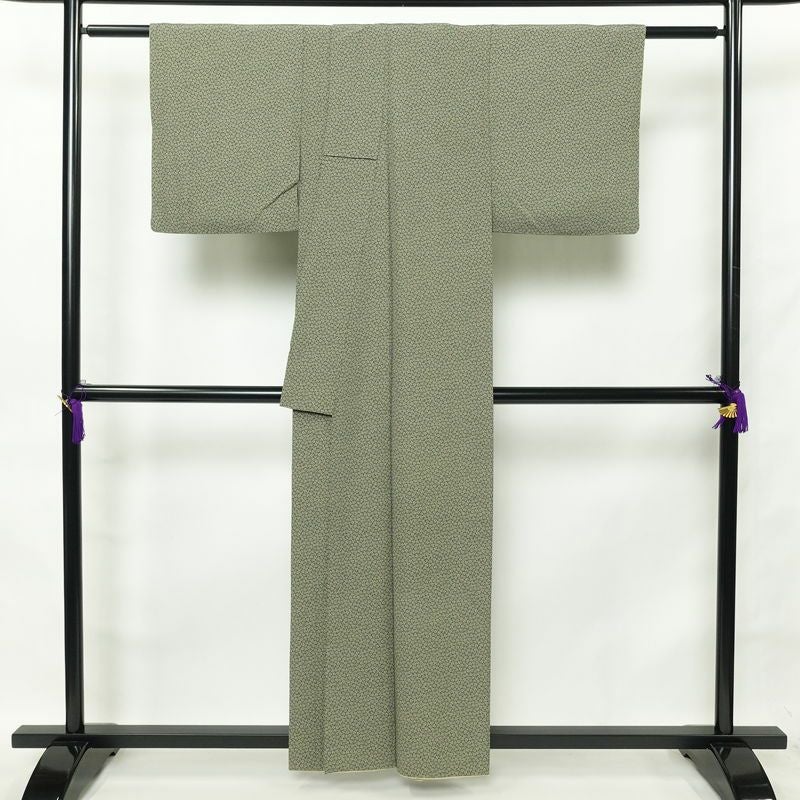 小紋 縮緬 正絹 花柄 袷仕立て 身丈158cm 裄丈63cm 着物 緑・うぐいす色_画像2