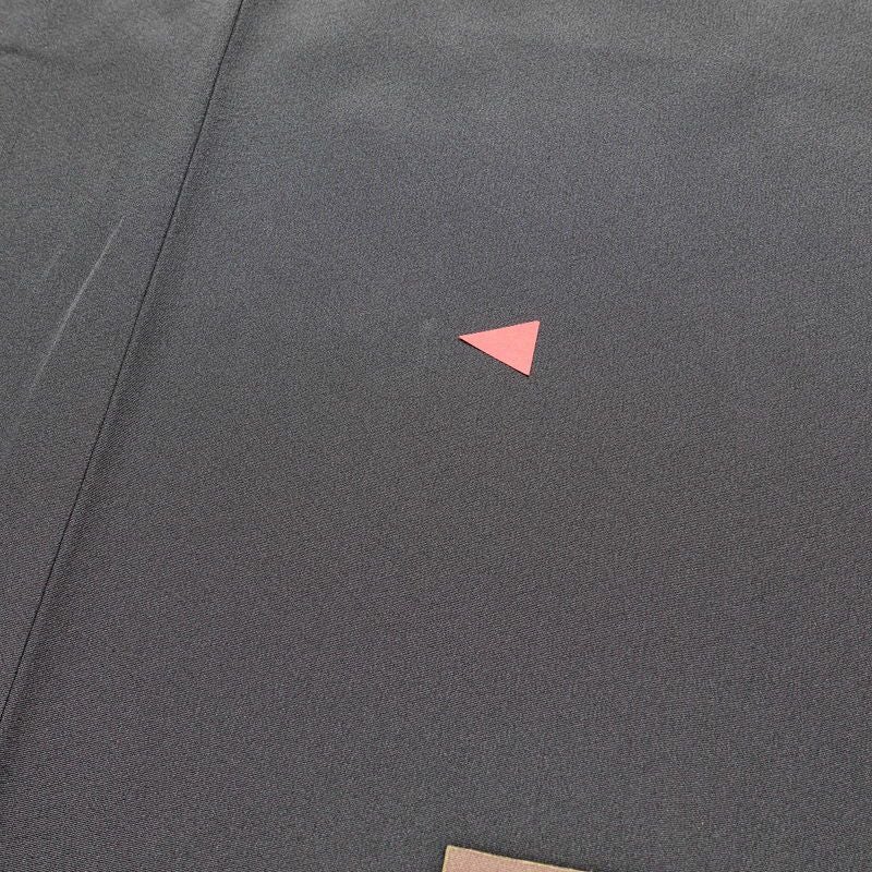 付け下げ 縮緬 刺繍 正絹 古典柄 袷仕立て 身丈155.5cm 裄丈64.5cm 椿 雪輪 箔 金彩 附下 グレー_画像11