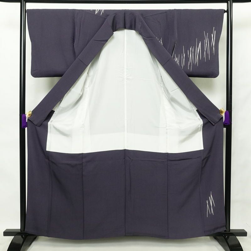 付け下げ 二代目山田栄一 落款入り 良品 ちりめん 正絹 袷仕立て 身丈160.5cm 裄丈67cm 共八掛 着物 附下 金糸 幾何学柄・抽象柄 紫・藤色_画像3