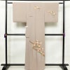 訪問着 落款入り 作家物 縮緬 正絹 古典柄 袷仕立て 身丈162cm 裄丈67cm 菊 金彩 着物 ベージュ_画像2