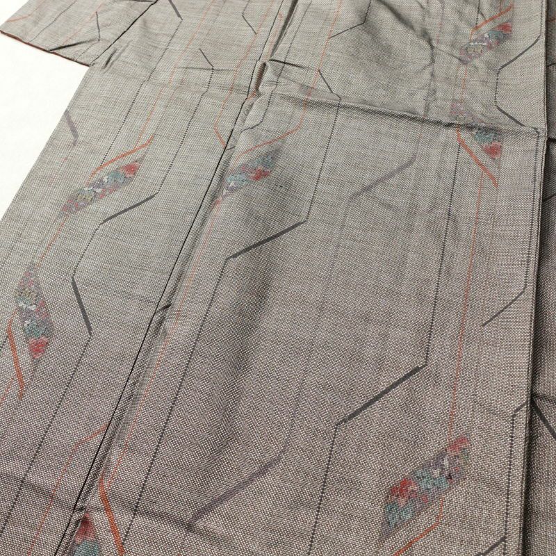 大島紬 良品 証紙なし しつけ糸付き 正絹 幾何学柄・抽象柄 袷仕立て 身丈161cm 裄丈66cm 茶_画像5