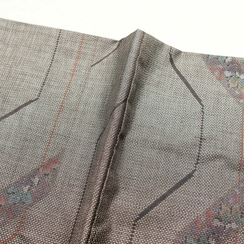 大島紬 良品 証紙なし しつけ糸付き 正絹 幾何学柄・抽象柄 袷仕立て 身丈161cm 裄丈66cm 茶_画像13