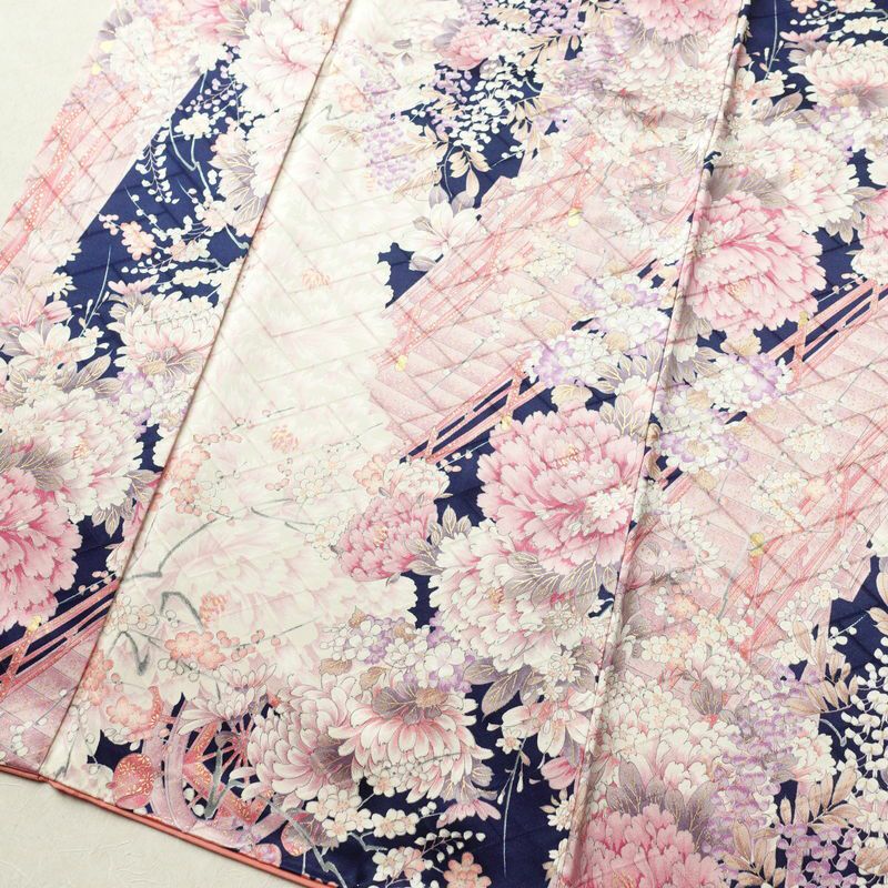 振袖 良品 正絹 花柄 袷仕立て 身丈157cm 裄丈64.5cm 箔 金彩 着物 青・紺_画像4