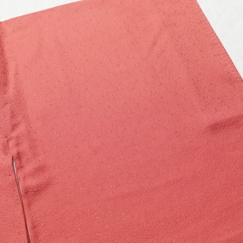 色無地 良品 一つ紋付き 正絹 無地 袷仕立て 身丈155cm 裄丈65.5cm 一部しつけ糸付き 着物 赤・朱_画像10