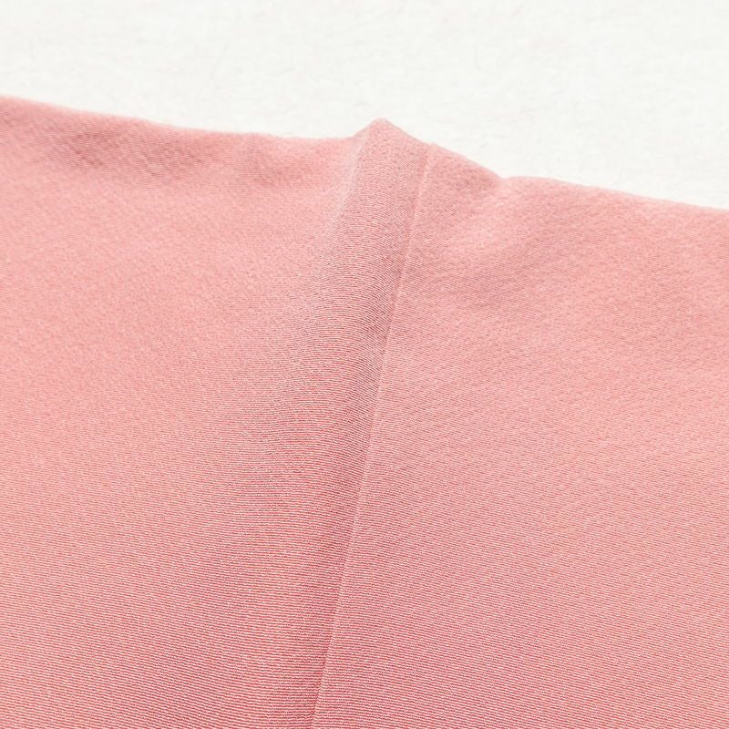 色無地 良品 しつけ糸付き 縮緬 一つ紋付き 正絹 無地 袷仕立て 身丈157.5cm 裄丈64.5cm 着物 ピンク_画像14