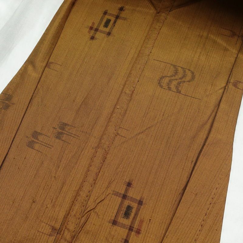 単衣 紬 着物 正絹 古典柄 単衣仕立て 身丈156.5cm 裄丈64.5cm 居敷当付き 黄・黄土色_画像16