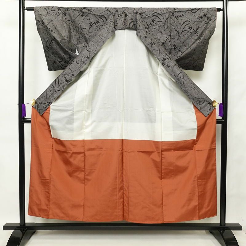 紬 良品 正絹 木の葉・植物柄 袷仕立て 身丈155.5cm 裄丈62.5cm 紬着物 グレー_画像3