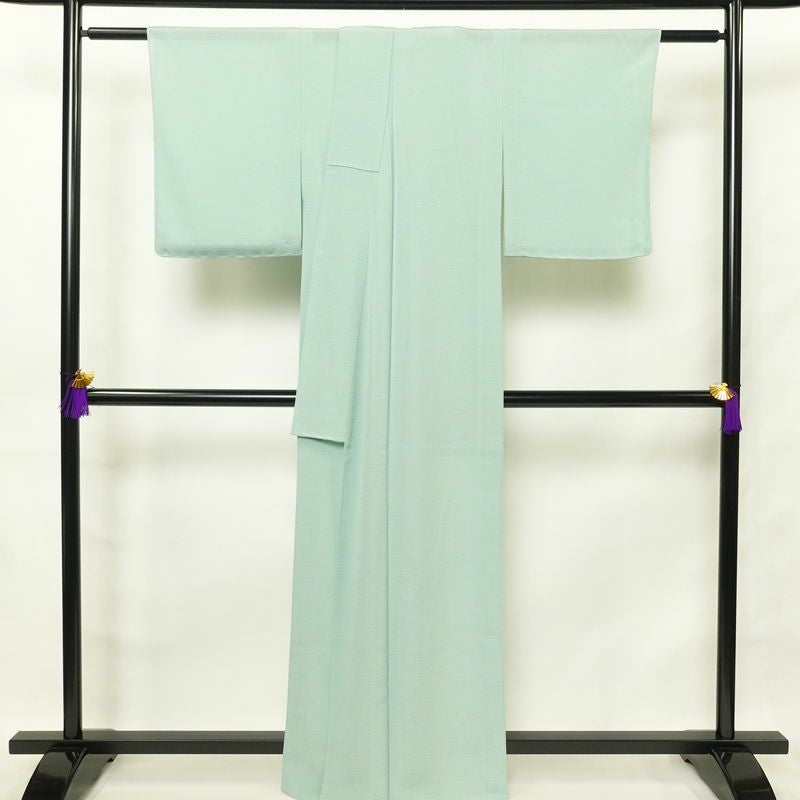 盛夏 絽 色無地 落款入り 梶山伸 堅牢染 梅染 良品 縮緬 証紙あり 一つ紋付き 正絹 無地 単衣仕立て 身丈162cm 裄丈65.5cm 緑・うぐいす色_画像2