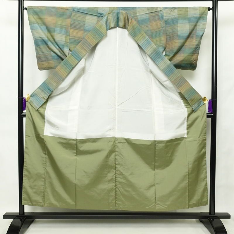山古志紬 良品 正絹 チェック・格子柄 袷仕立て 身丈155cm 裄丈65cm 紬 着物 緑・うぐいす色_画像3
