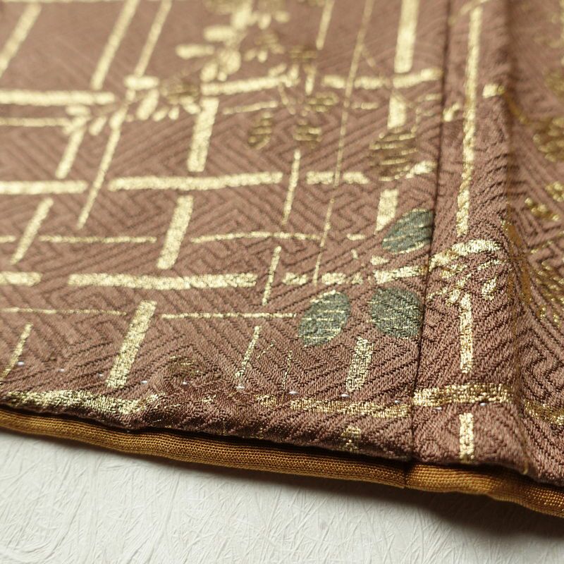 付け下げ 正絹 袷仕立て 身丈165.5cm 裄丈69.5cm 箔 刺繍 一部しつけ糸付き 金彩 附下 着物 木の葉・植物柄 黄・黄土色_画像11
