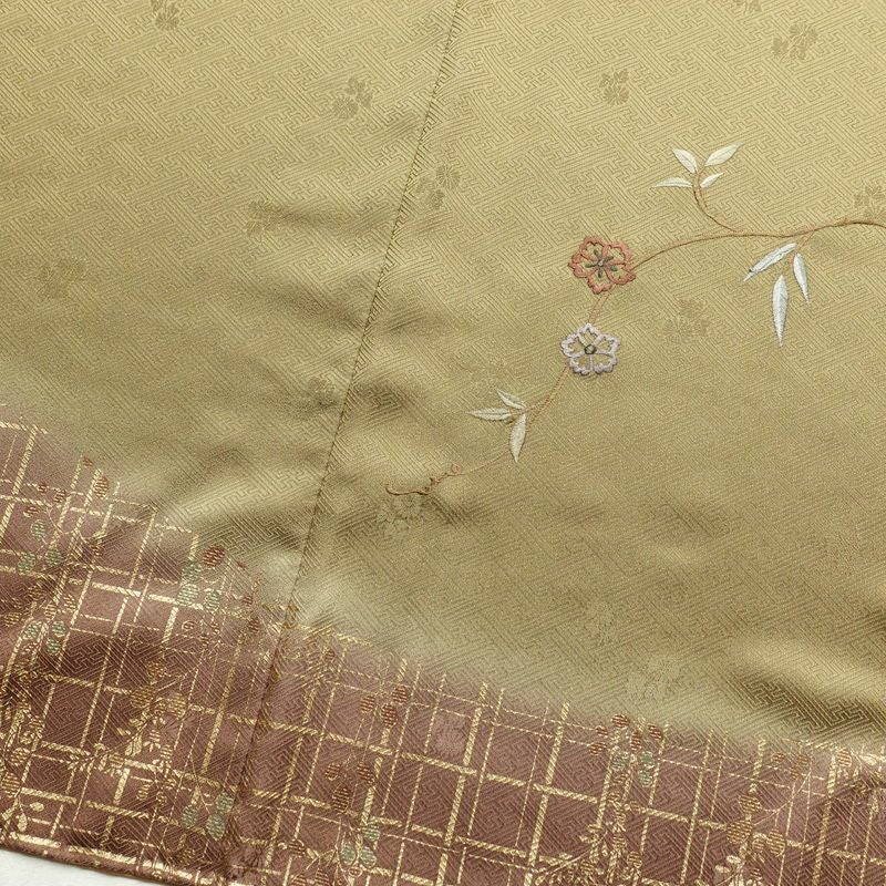 付け下げ 正絹 袷仕立て 身丈165.5cm 裄丈69.5cm 箔 刺繍 一部しつけ糸付き 金彩 附下 着物 木の葉・植物柄 黄・黄土色_画像12