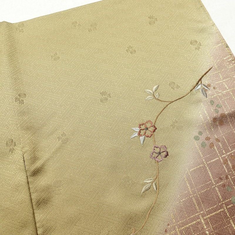 付け下げ 正絹 袷仕立て 身丈165.5cm 裄丈69.5cm 箔 刺繍 一部しつけ糸付き 金彩 附下 着物 木の葉・植物柄 黄・黄土色_画像13