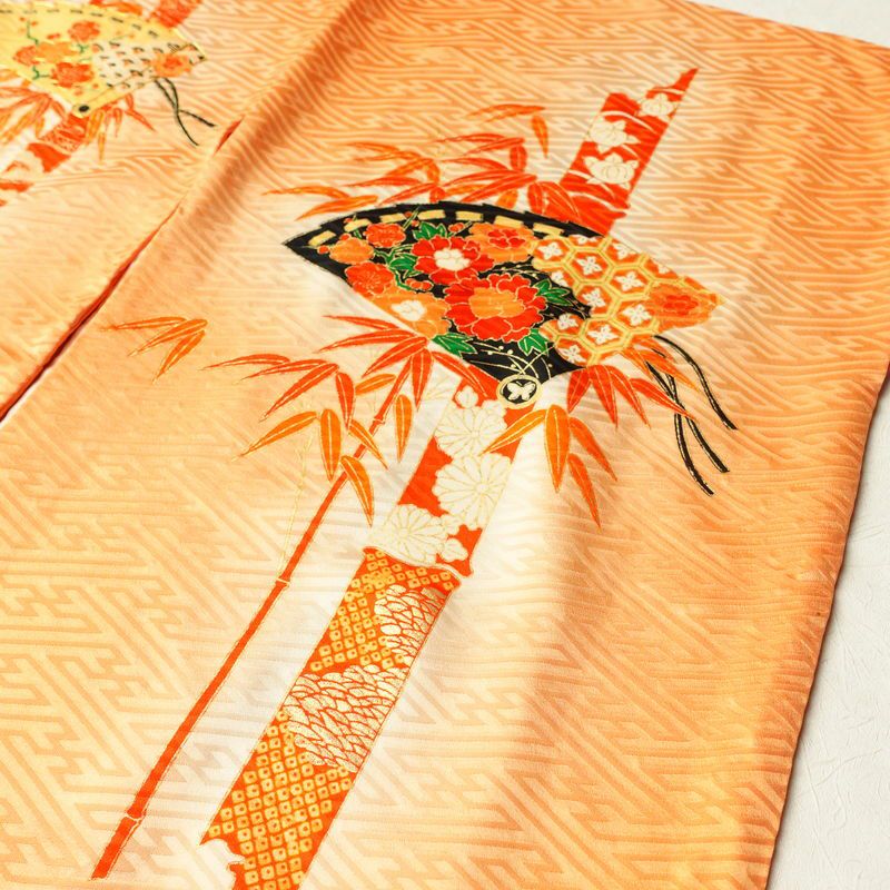 振袖 良品 金駒刺繍 綸子 正絹 古典柄 袷仕立て 身丈158.5cm 裄丈63.5cm 金彩 成人式 着物 橙_画像12