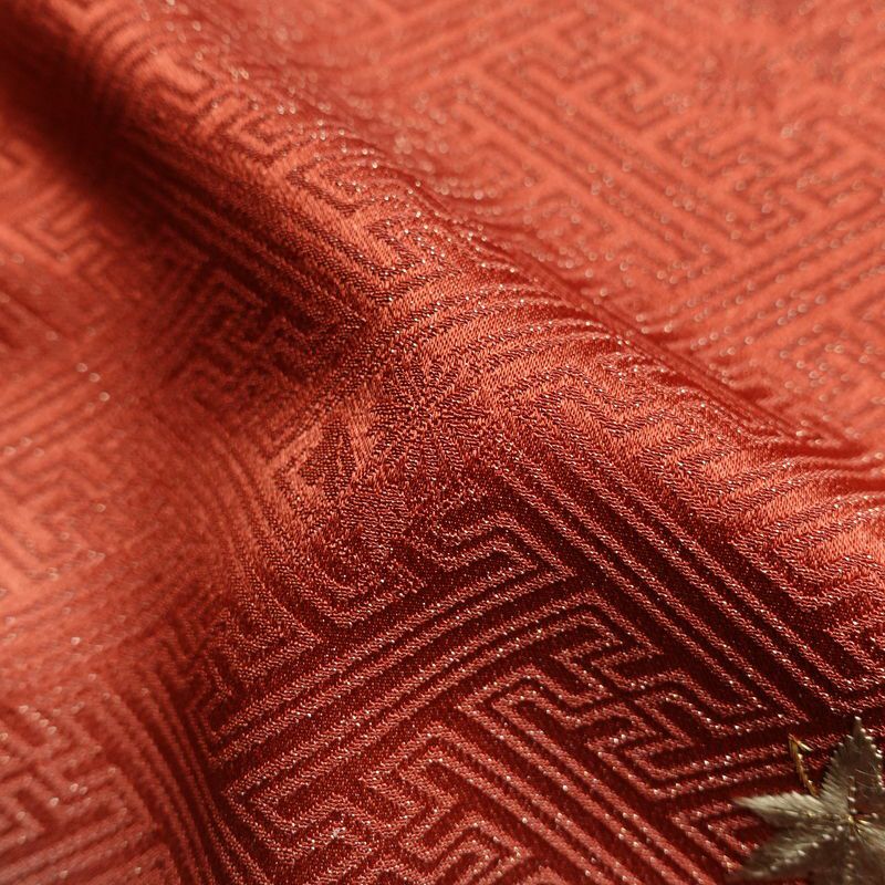 付け下げ 良品 金駒刺繍 綸子 正絹 古典柄 袷仕立て 身丈158cm 裄丈66.5cm 箔 刺繍 共八掛 金彩 着物 附下 赤・朱_画像21