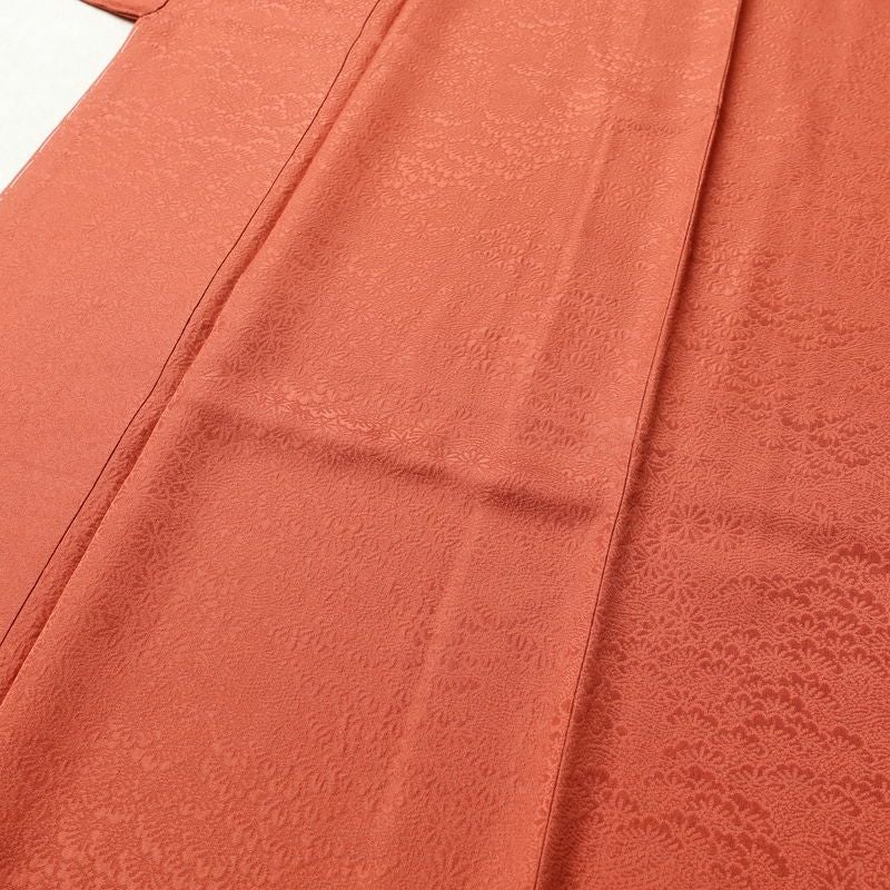 色無地 美品 しつけ糸付き 一つ紋付き 正絹 木の葉・植物柄 袷仕立て 身丈168.5cm 裄丈68cm 着物 赤・朱_画像5