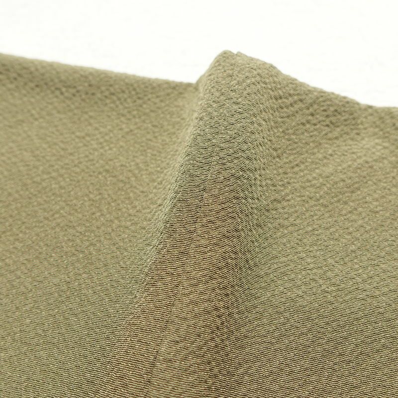 色無地 良品 落款入り しつけ糸付き 縮緬 一つ紋付き 正絹 無地 袷仕立て 身丈167cm 裄丈66cm 着物 緑・うぐいす色_画像13