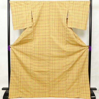 紬 良品 しつけ糸付き 正絹 チェック・格子柄 袷仕立て 身丈174cm 裄丈69.5cm 紬着物 黄・黄土色